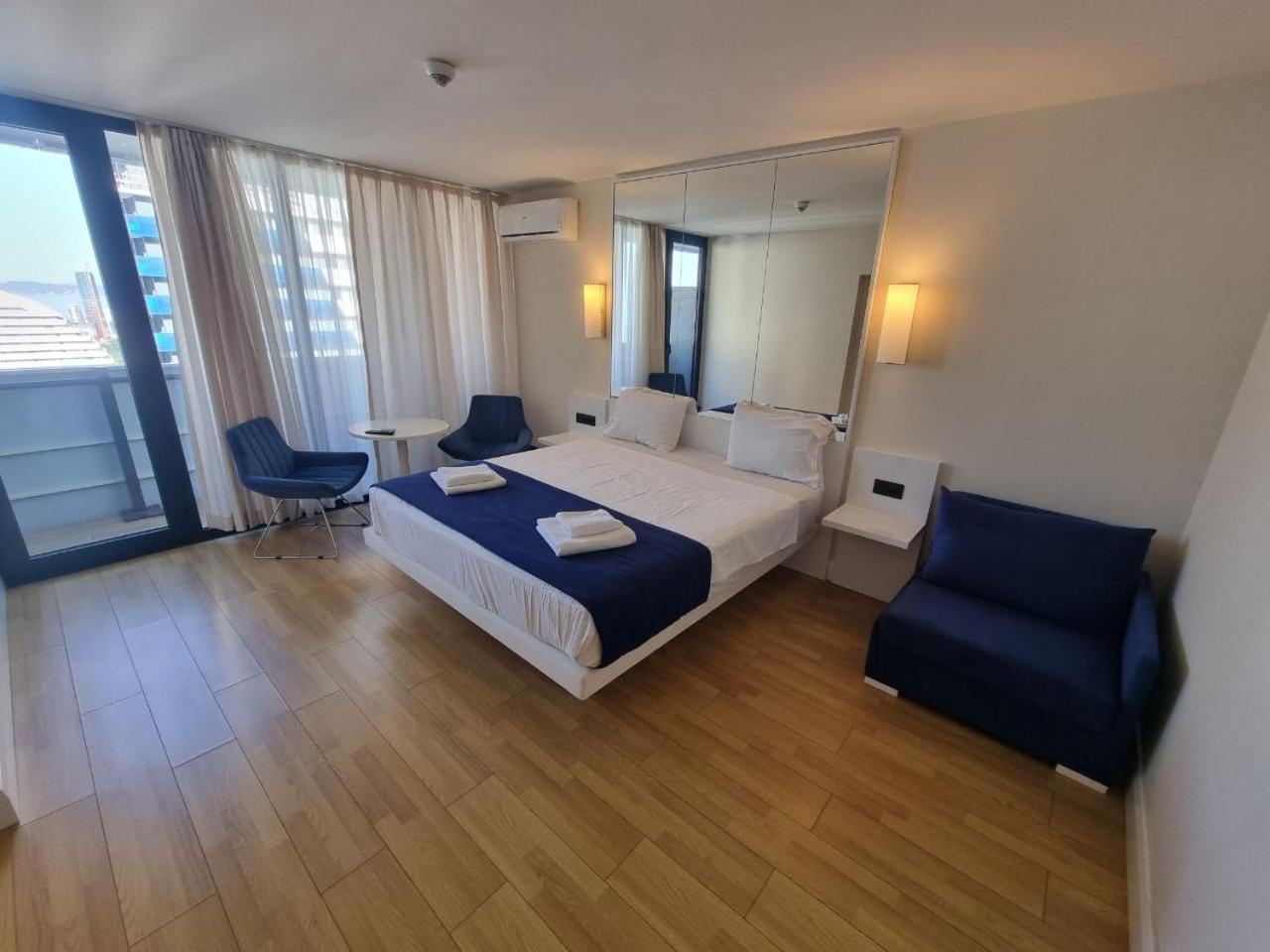 ORBI APARTMENTS на 45 этаже с прекрасным видом Батуми Экстерьер фото