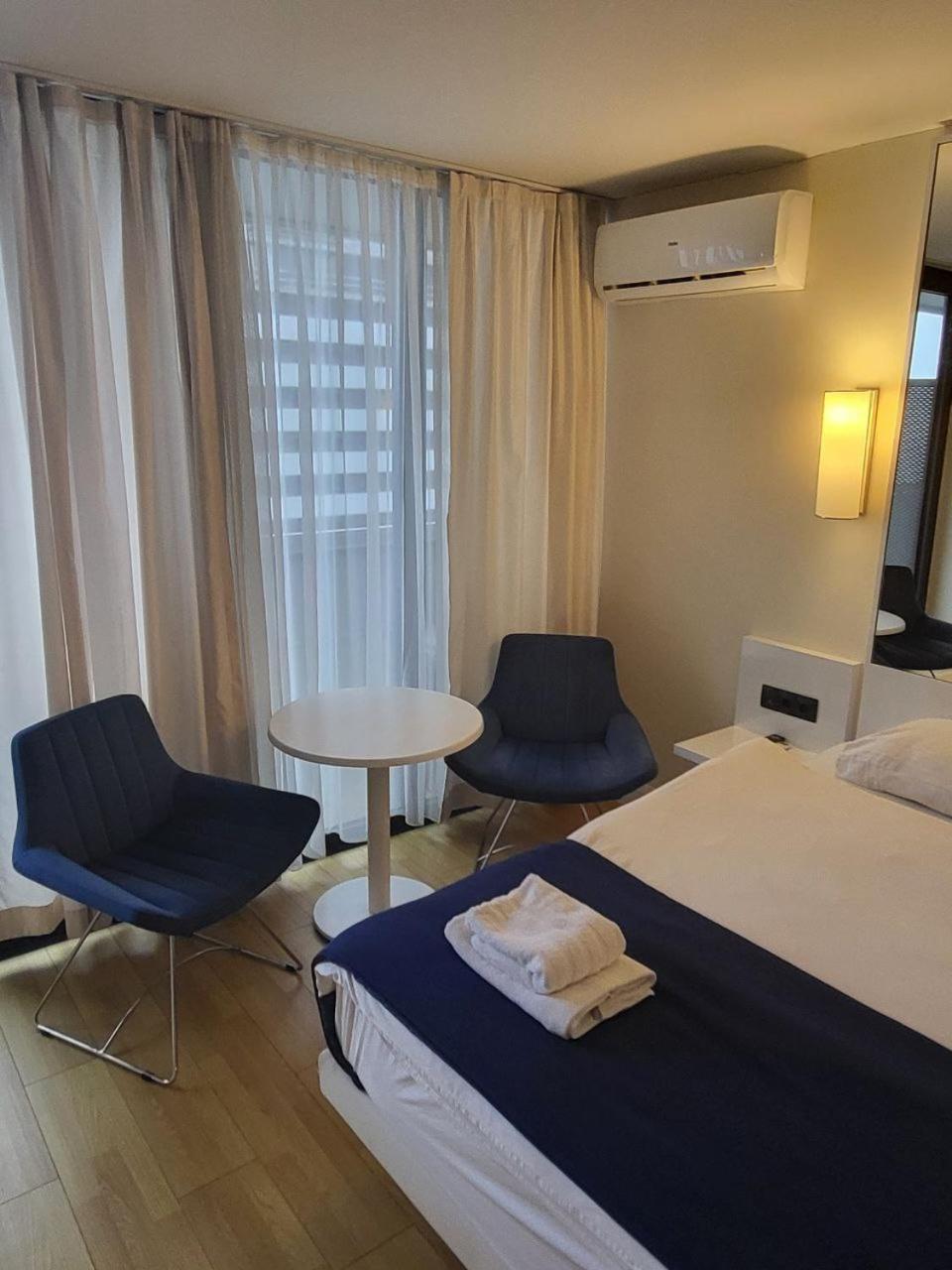 ORBI APARTMENTS на 45 этаже с прекрасным видом Батуми Экстерьер фото