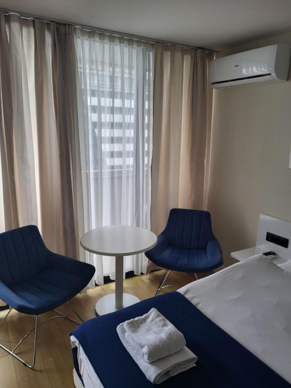ORBI APARTMENTS на 45 этаже с прекрасным видом Батуми Экстерьер фото
